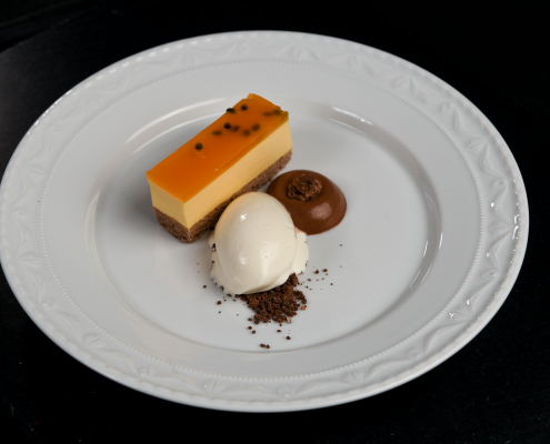 Passionsfrucht mit Schokolade und Kokos